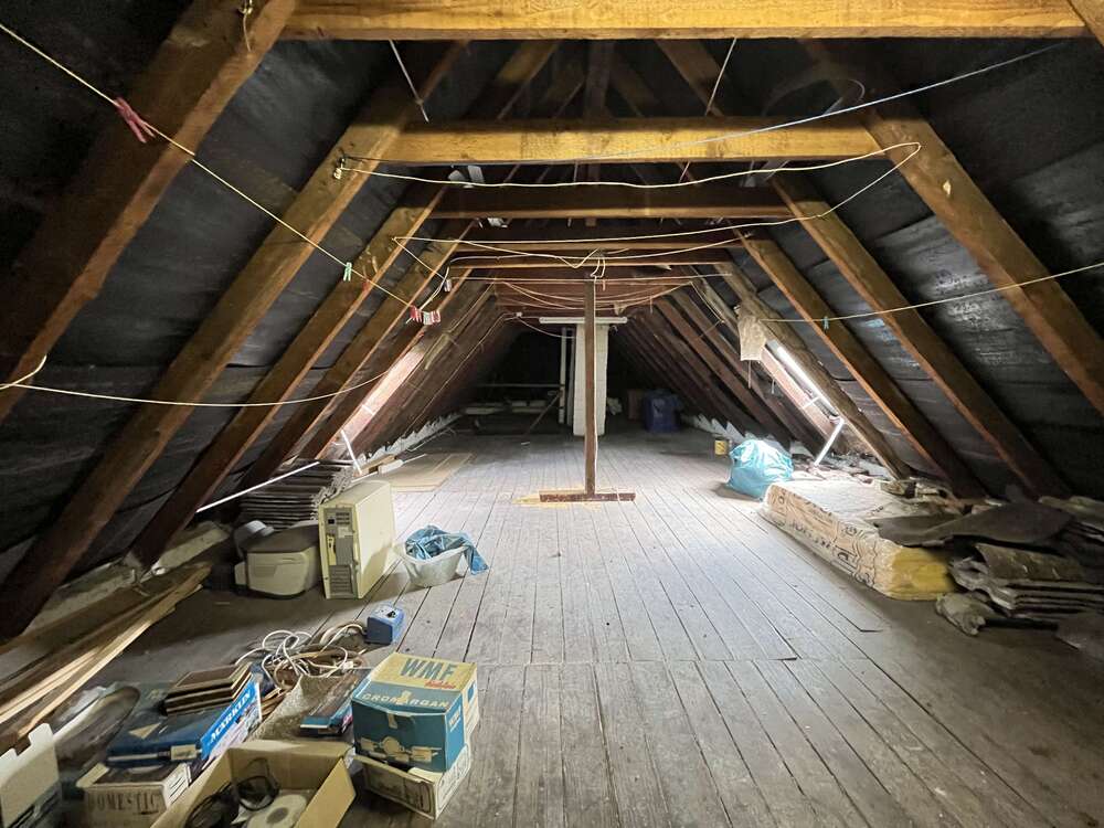 Thumbnail-Wohnung zum Kaufen in Düsseldorf 65.000,00 € 73.97 m²