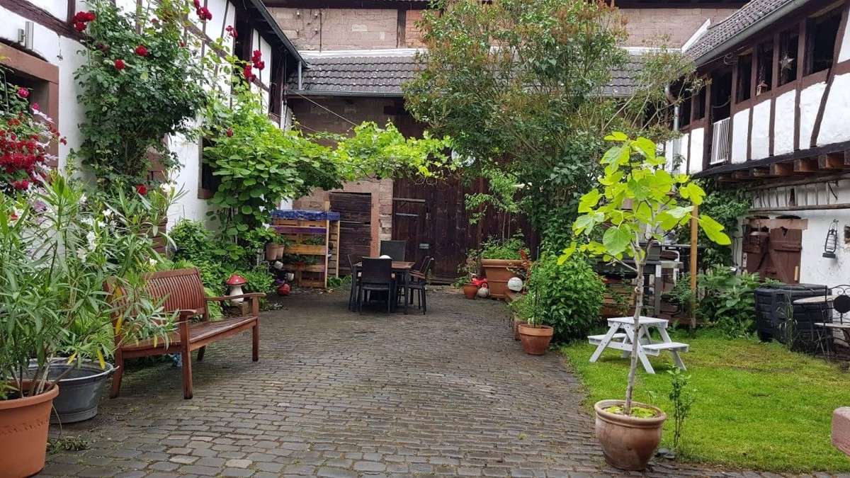 Thumbnail-Haus zum Kaufen in Schöneck - Oberdorfelden 890.000,00 € 257.11 m²