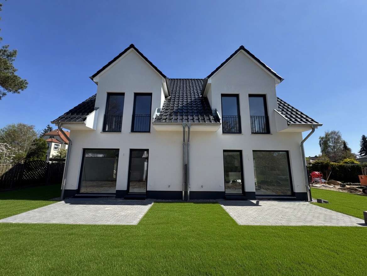 Thumbnail-Haus zum Mieten in Berlin 2.600,00 € 150 m²