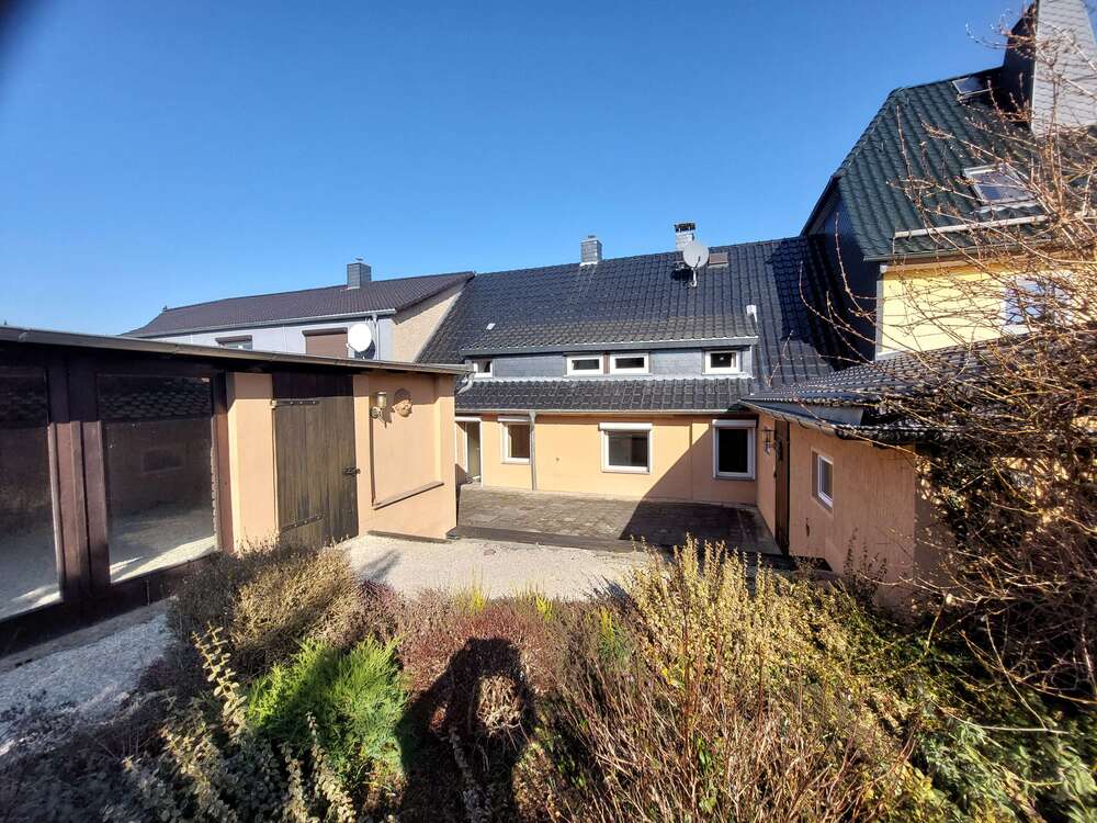 Thumbnail-Haus zum Kaufen in Halle 189.000,00 € 180 m²