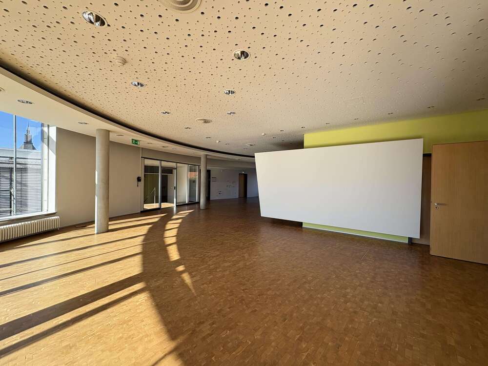 Thumbnail-Büro in Zwickau 3.766,65 € 502.22 m²