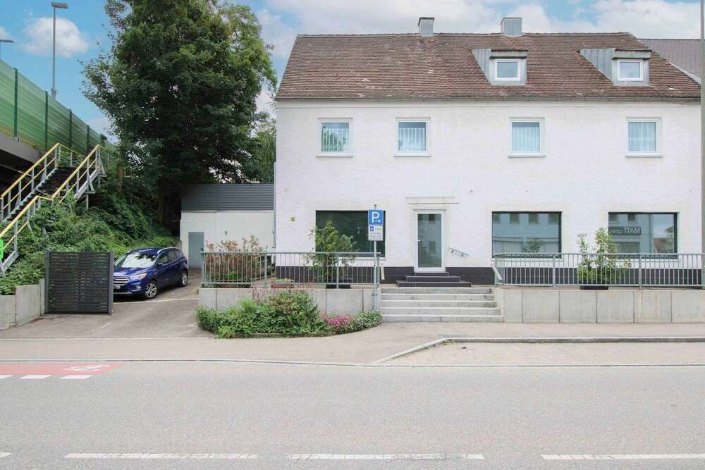 Thumbnail-Haus zum Kaufen in Pfaffenhofen an der Ilm 925.000,00 € 370.17 m²