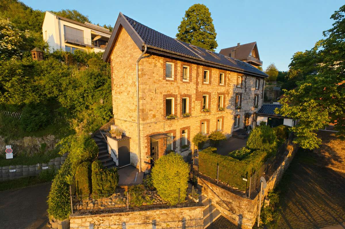 Thumbnail-Haus zum Kaufen in Stolberg (Rheinland) 499.000,00 € 227 m²