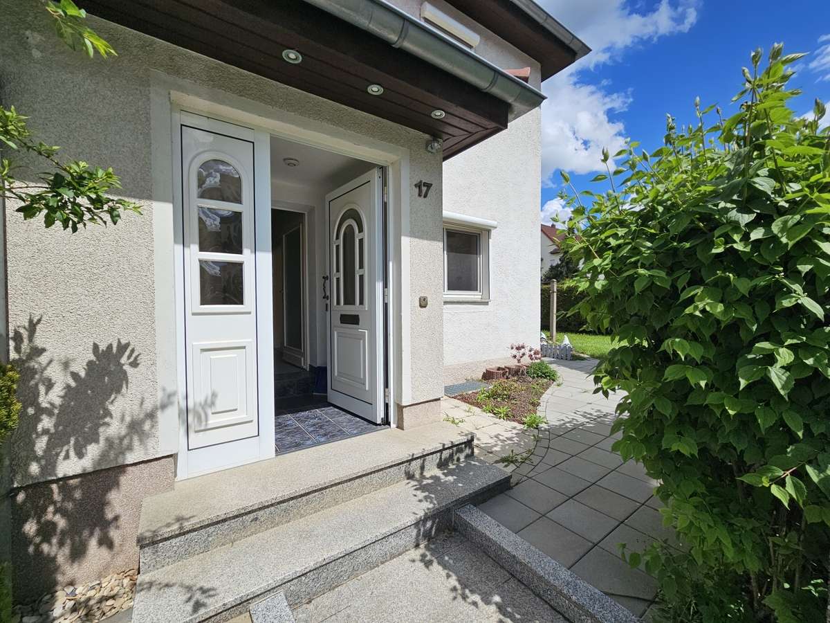 Thumbnail-Haus zum Kaufen in Halle 289.000,00 € 108 m²