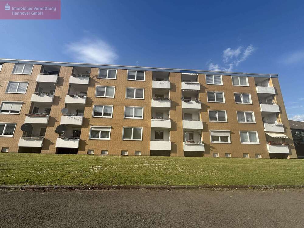 Thumbnail-Wohnung zum Kaufen in Garbsen 137.500,00 € 68.96 m²