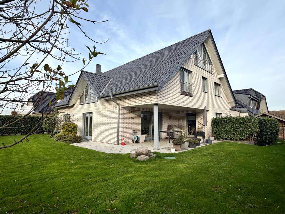 Thumbnail-Haus zum Kaufen in Duisburg 1.150.000,00 € 275 m²