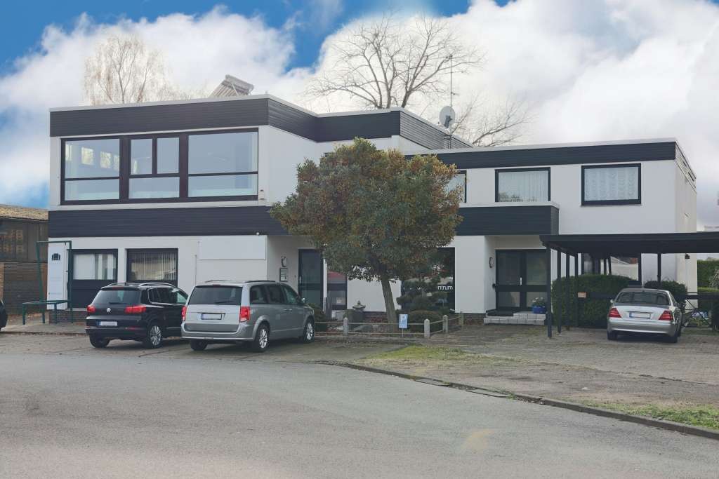 Thumbnail-Halle in Isernhagen 1.500,00 € 250 m²