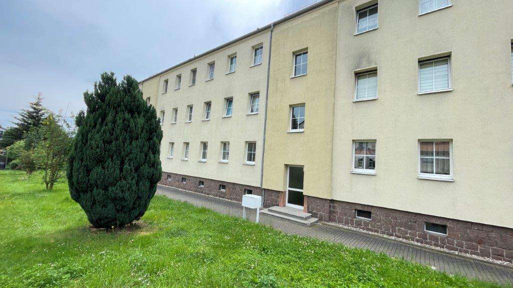 Thumbnail-Wohnung zum Kaufen in Döbeln 37.000,00 € 63 m²