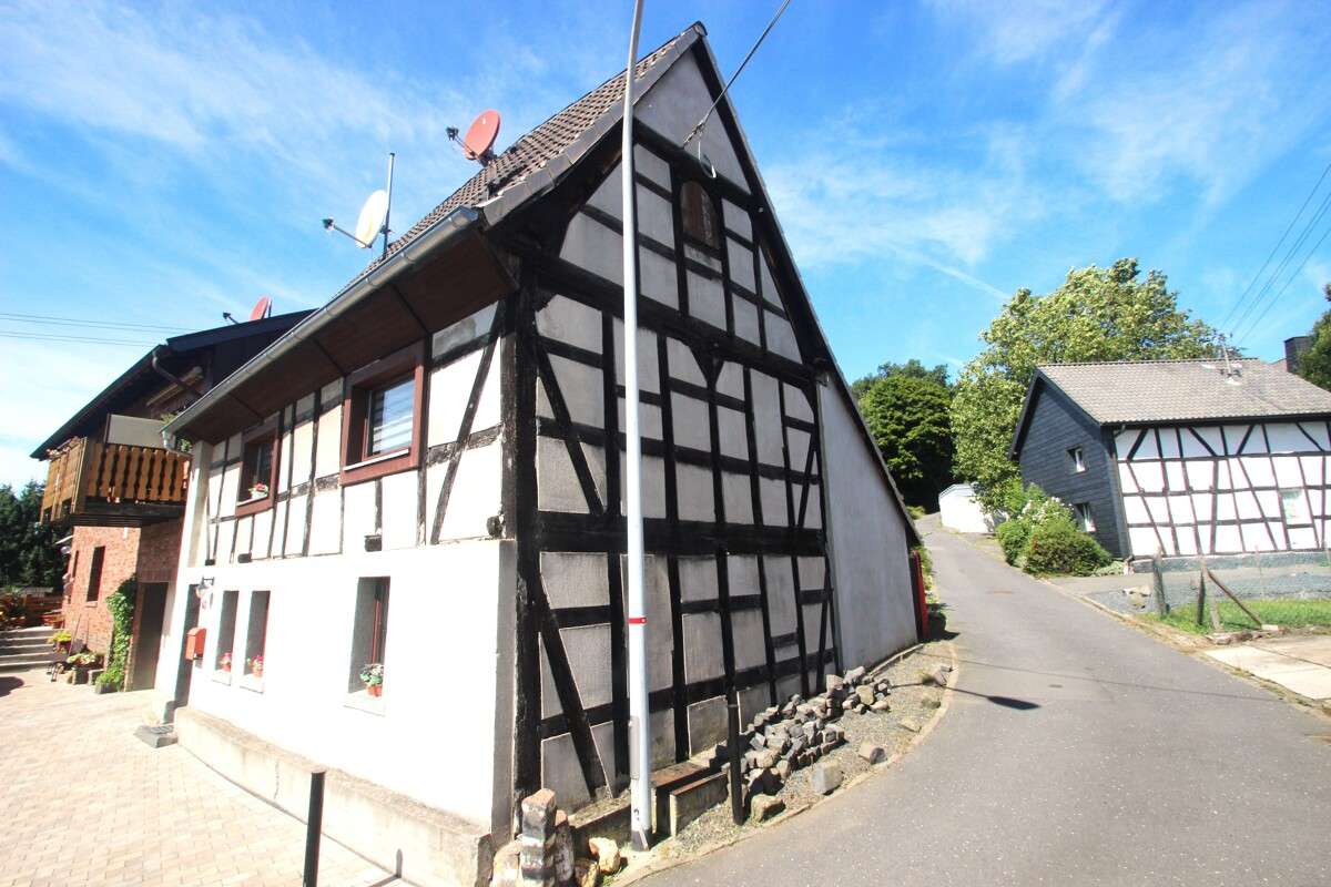 Thumbnail-Haus zum Kaufen in Königswinter Thomasberg 195.000,00 € 86 m²