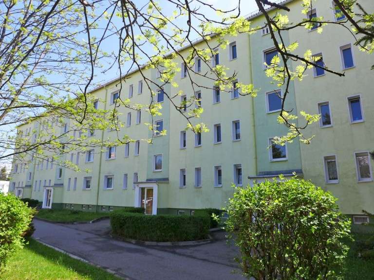 Thumbnail-Wohnung zum Mieten in Limbach-Oberfrohna 345,00 € 61.69 m²