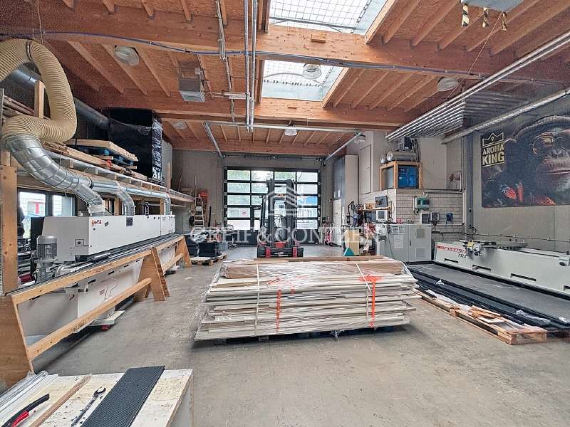 Thumbnail-Halle in Köln 2.500,00 € 222 m²