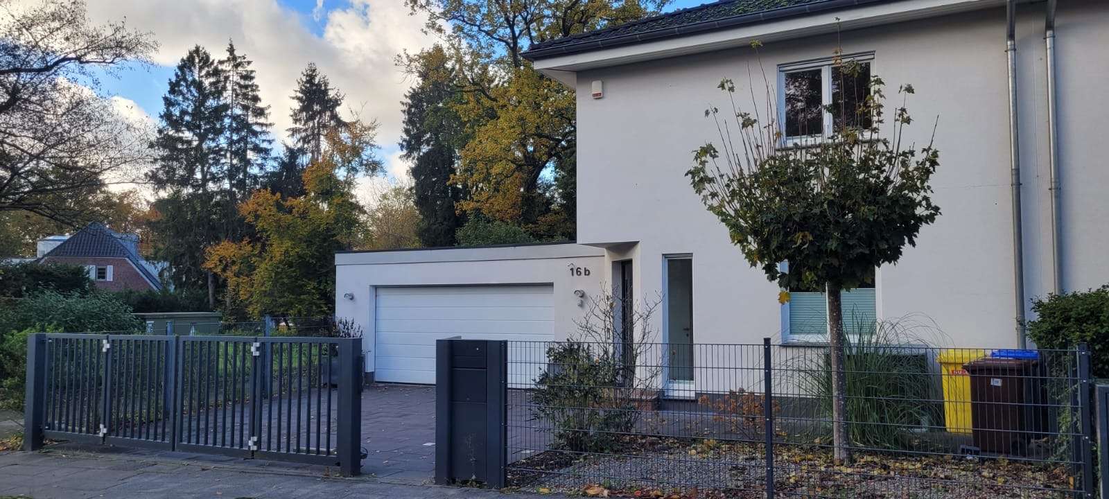 Thumbnail-Haus zum Mieten in Bergisch Gladbach 3.700,00 € 225 m²