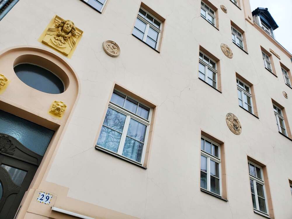 Thumbnail-Wohnung zum Mieten in Halle 949,00 € 101.43 m²