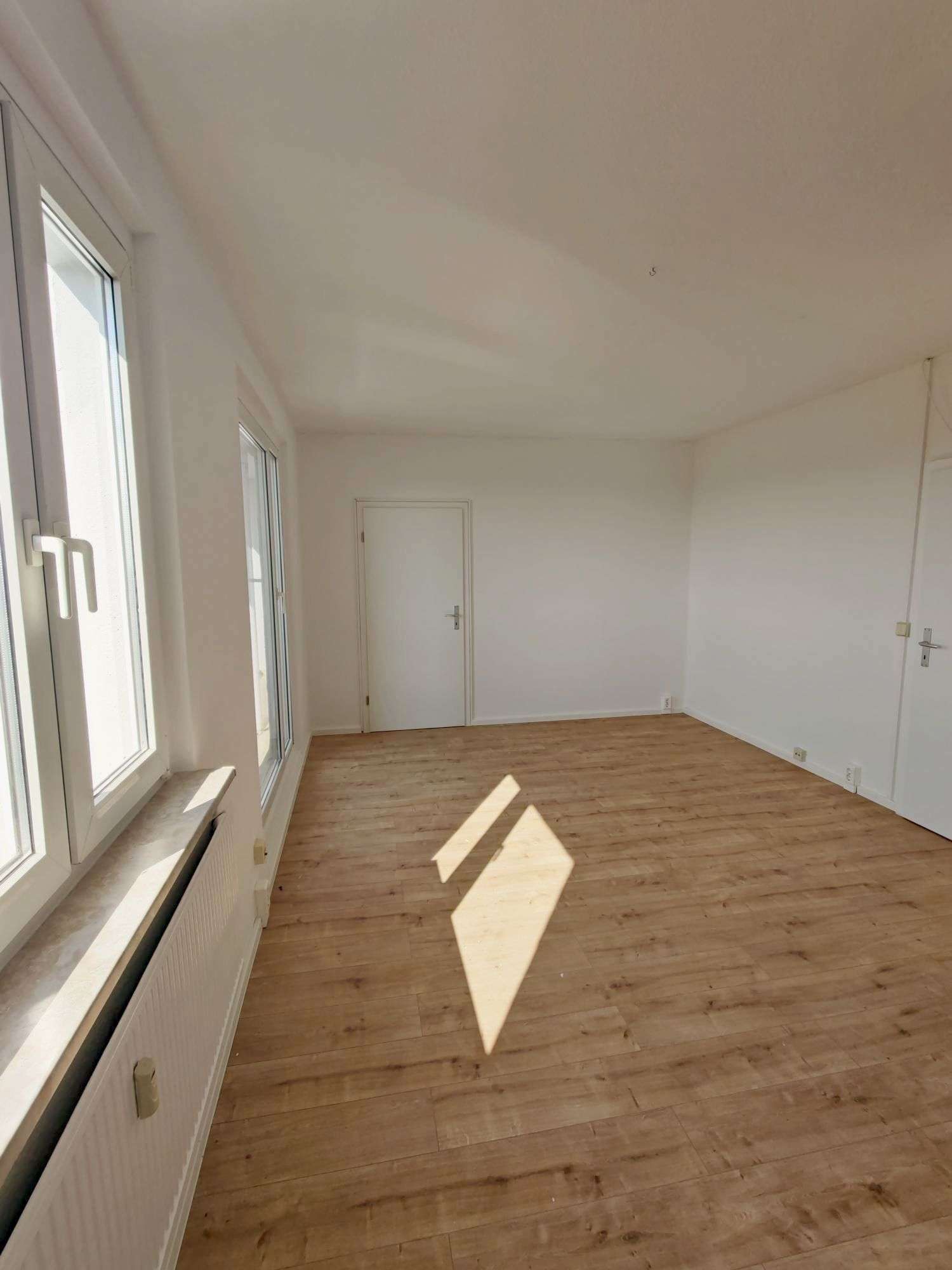 Thumbnail-Wohnung zum Mieten in Halle 900,00 € 119 m²