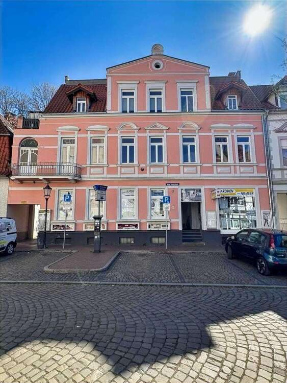 Thumbnail-Haus zum Kaufen in Hameln 411.000,00 € 300 m²