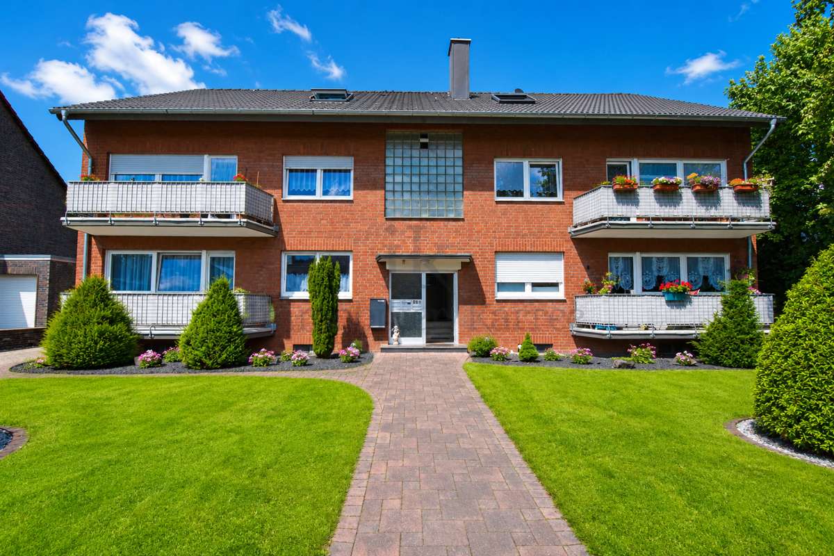Thumbnail-Haus zum Kaufen in Dormagen 900.000,00 € 488 m²