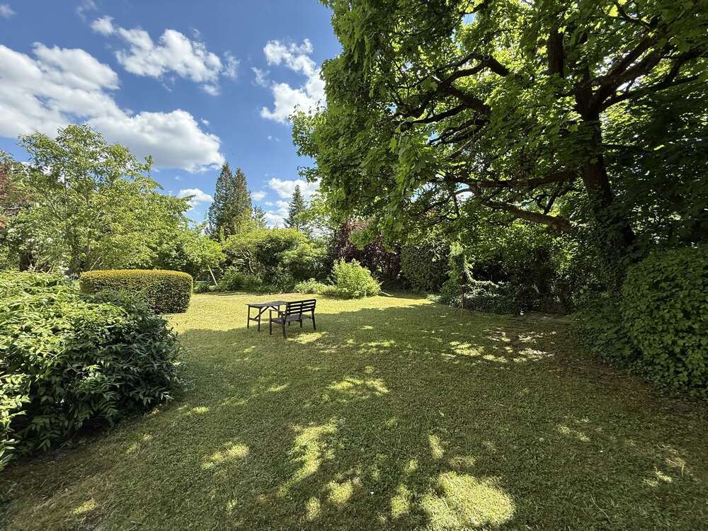 Thumbnail-Haus zum Kaufen in Leonberg 1.195.000,00 € 388 m²