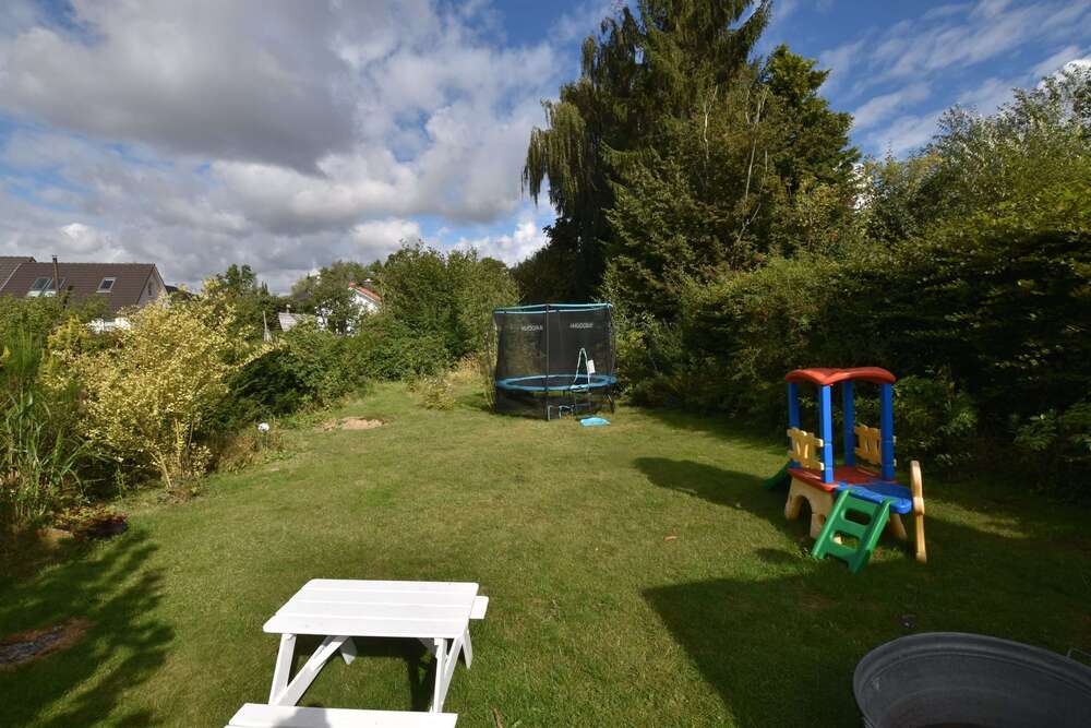 Thumbnail-Haus zum Mieten in (city) 1.800,00 € 140 m²