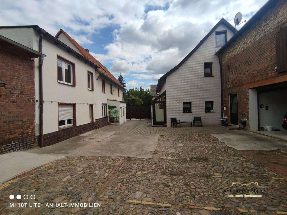 Thumbnail-Haus zum Kaufen in Bitterfeld-Wolfen 290.000,00 € 197 m²