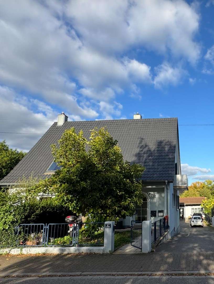 Thumbnail-Haus zum Mieten in Albersweiler 1.600,00 € 195 m²