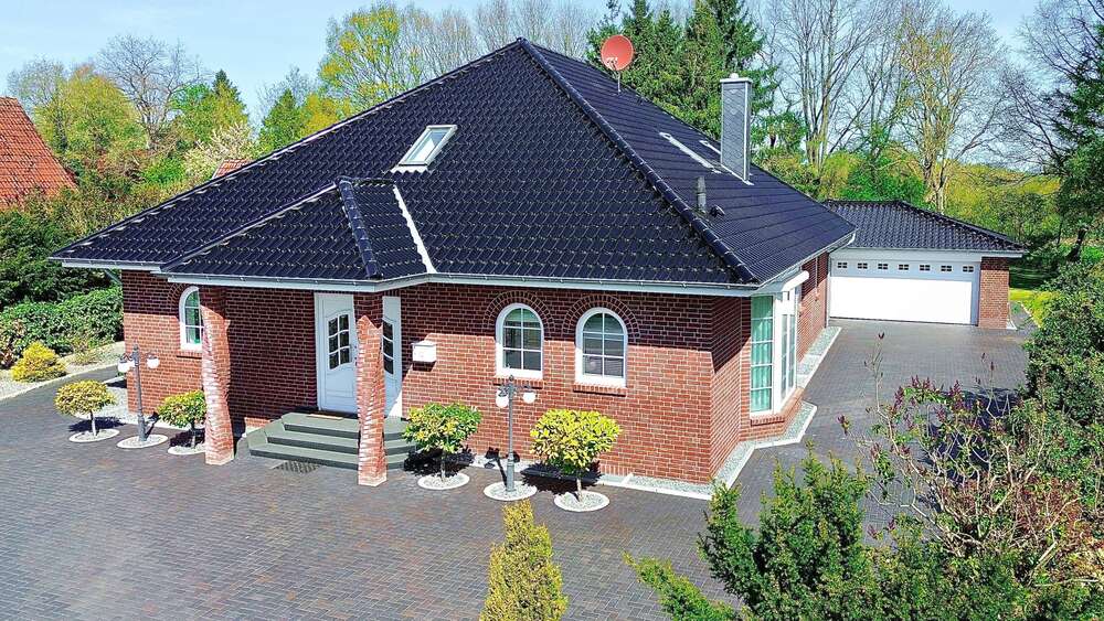 Thumbnail-Haus zum Kaufen in Wasbek 995.000,00 € 241 m²