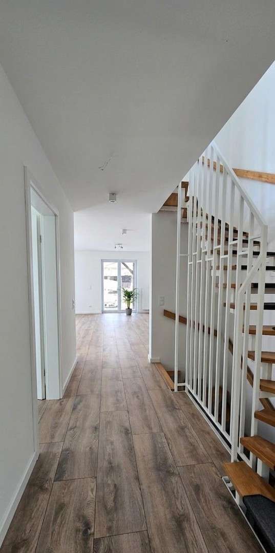 Thumbnail-Haus zum Mieten in Hönow 2.498,00 € 135 m²
