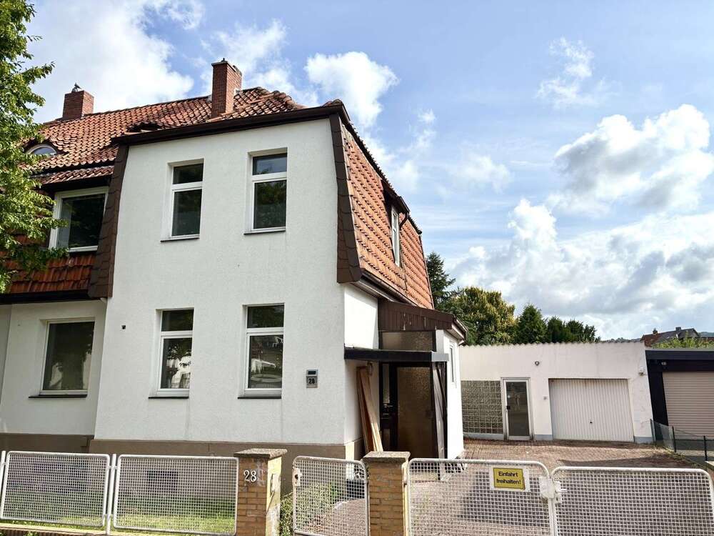 Thumbnail-Haus zum Kaufen in Hameln 220.000,00 € 142 m²