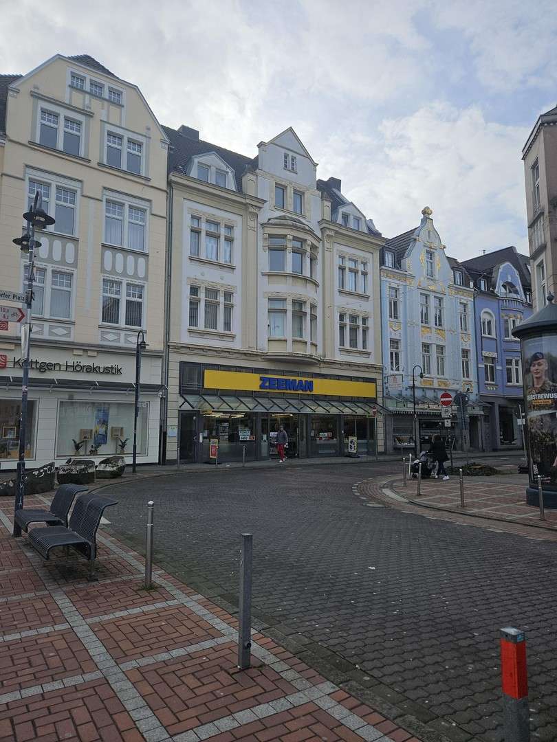 Thumbnail-Wohnung zum Mieten in Leverkusen Wiesdorf 1.395,00 € 150 m²