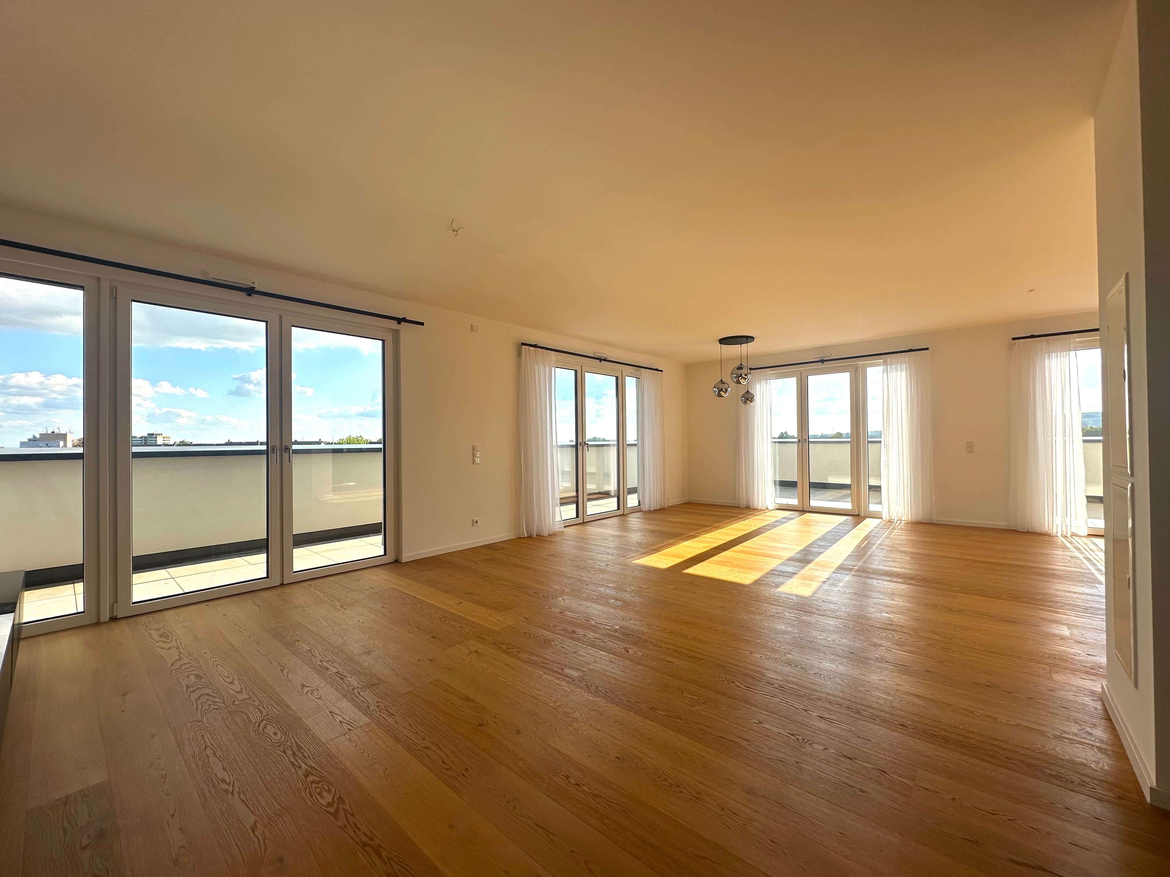 Thumbnail-Wohnung zum Mieten in Hofheim am Taunus 2.985,00 € 200 m²