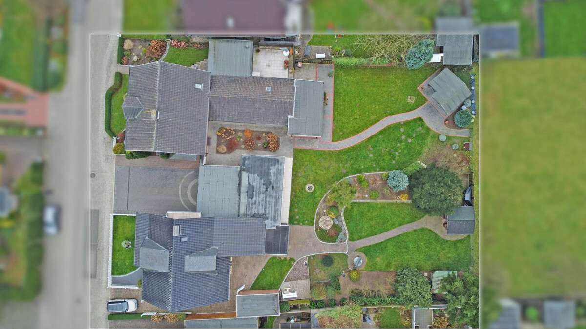 Thumbnail-Haus zum Kaufen in Voerde Spellen 850.000,00 € 255.7 m²