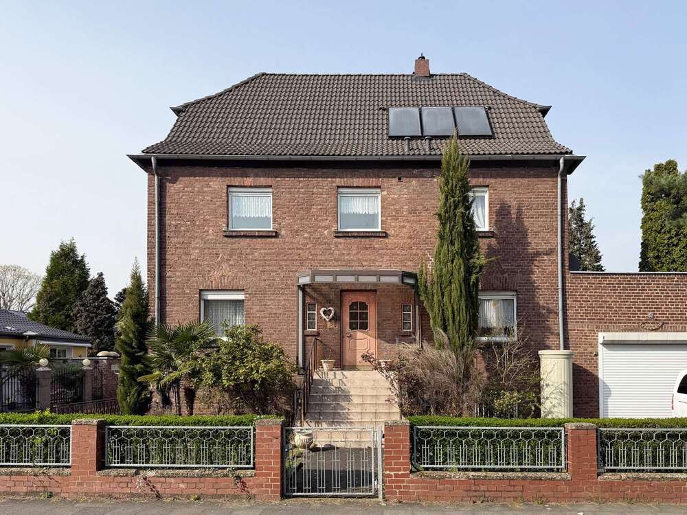Thumbnail-Haus zum Kaufen in Köln 990.000,00 € 311 m²
