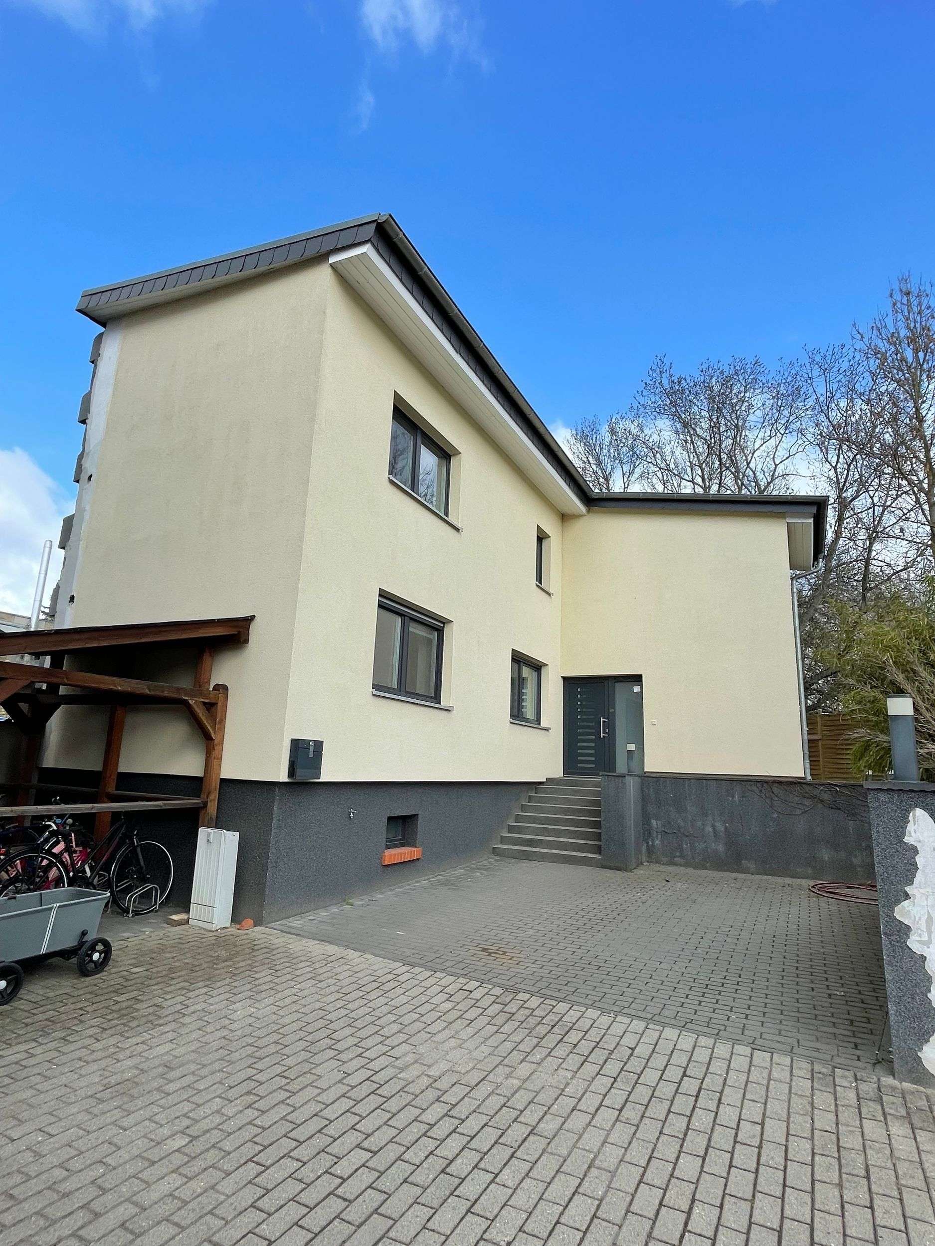 Thumbnail-Wohnung zum Mieten in Halle (Saale) 1.300,00 € 130 m²