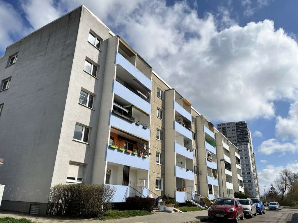 Thumbnail-Wohnung zum Mieten in Halle (Saale) 340,00 € 66.15 m²