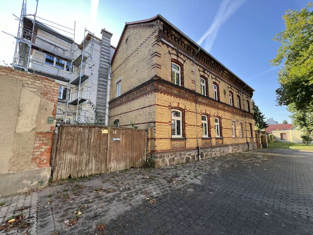 Thumbnail-Haus zum Kaufen in Rackwitz OT Zschortau 850.000,00 € 456 m²