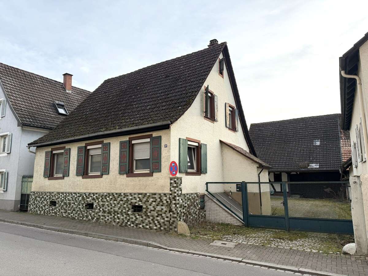 Thumbnail-Haus zum Kaufen in Müllheim 490.000,00 € 272.35 m²
