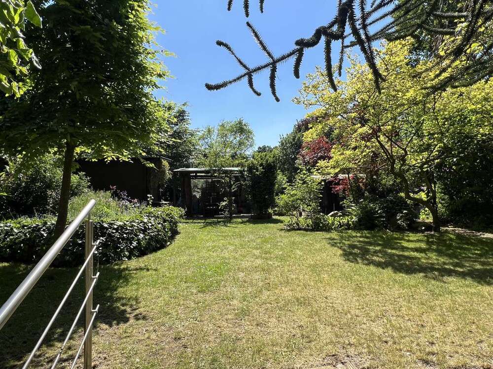 Thumbnail-Grundstück zu verkaufen in Hannover Isernhagen-Süd 850.000,00 € 1147 m²