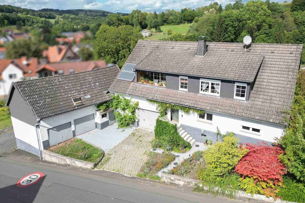 Thumbnail-Haus zum Kaufen in Büdingen 295.000,00 € 234.13 m²