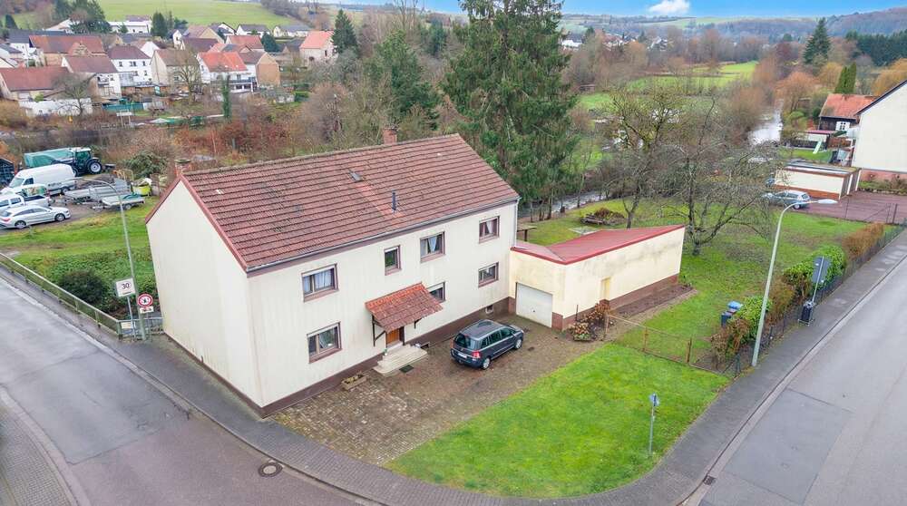 Thumbnail-Haus zum Kaufen in Dellfeld 165.000,00 € 214 m²