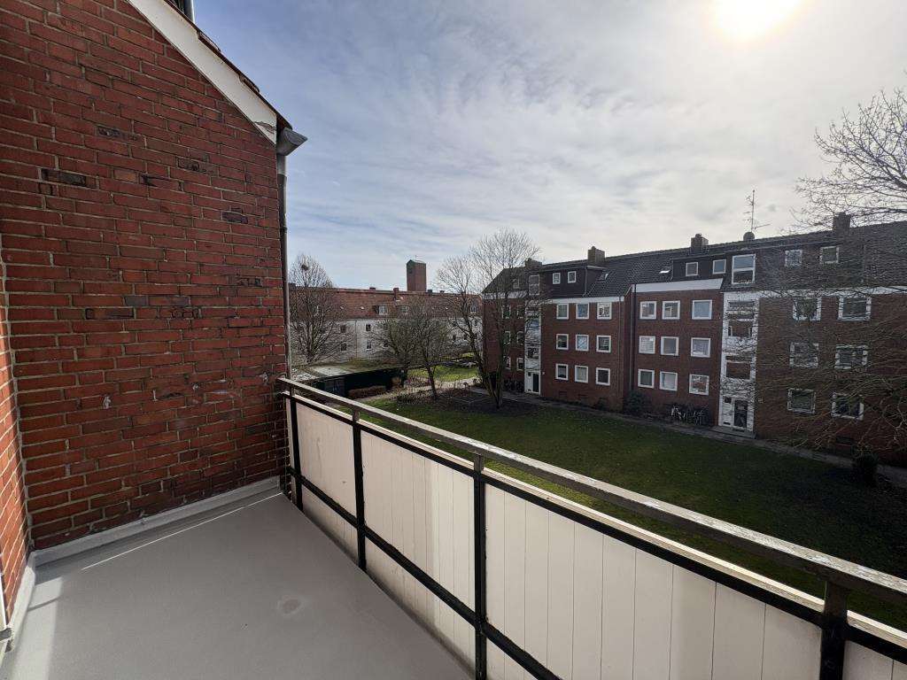 Thumbnail-Wohnung zum Mieten in Bremerhaven 409,00 € 57.19 m²