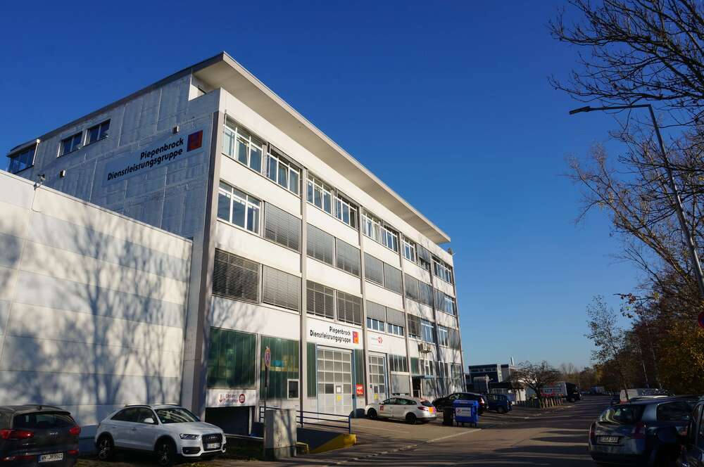 Thumbnail-Halle in Esslingen am Neckar 2.400,00 € 412 m²