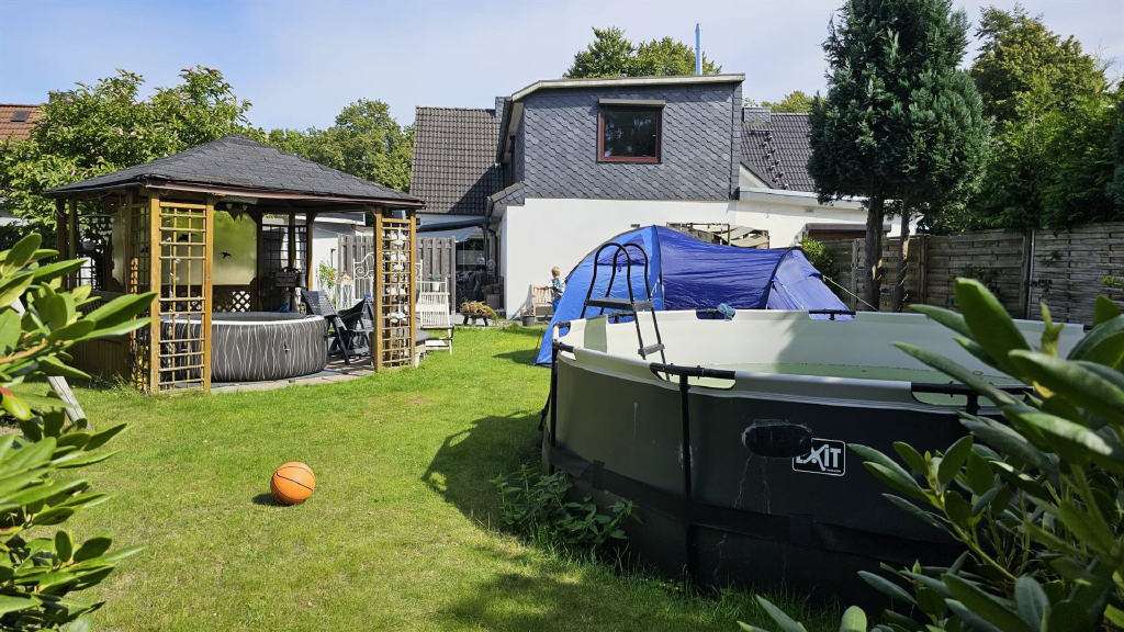 Thumbnail-Haus zum Kaufen in Uetersen 348.000,00 € 182 m²