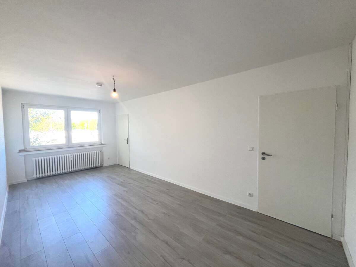 Thumbnail-Wohnung zum Mieten in Duisburg Untermeiderich 330,00 € 29 m²