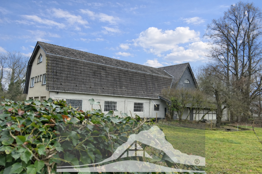 Thumbnail-Halle in Köln 1.100,00 € 273 m²