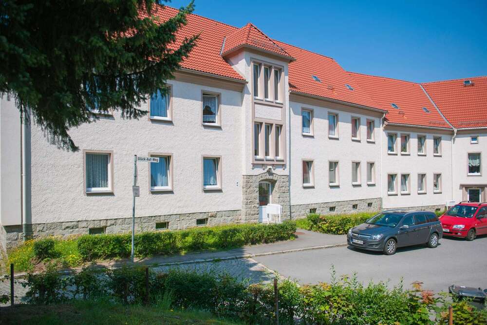 Thumbnail-Wohnung zum Mieten in Aue-Bad Schlema 229,80 € 38.3 m²