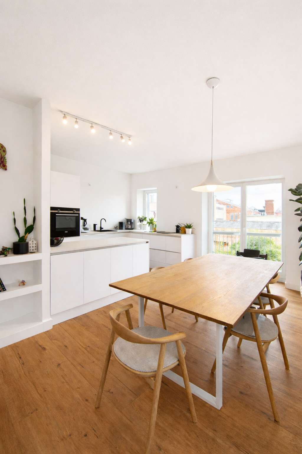 Thumbnail-Wohnung zum Kaufen in Düsseldorf - Oberkassel 1.150.000,00 € 127 m²