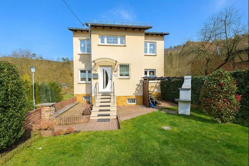 Thumbnail-Haus zum Kaufen in Bad Schwalbach 412.000,00 € 192 m²