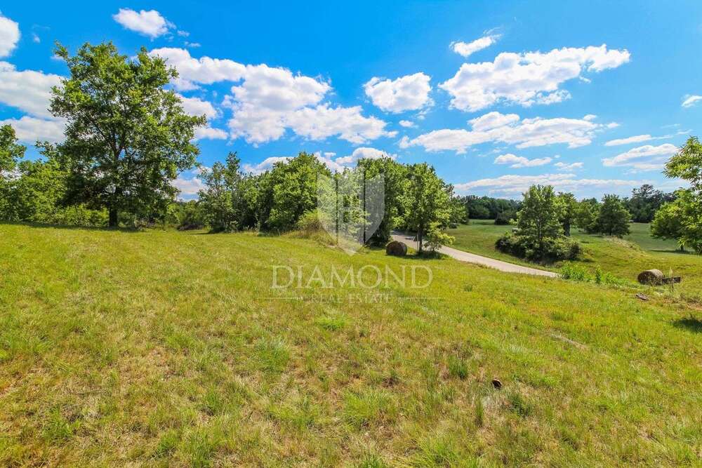 Thumbnail-Grundstück zu verkaufen in Oprtalj 170.000,00 € 1579 m²