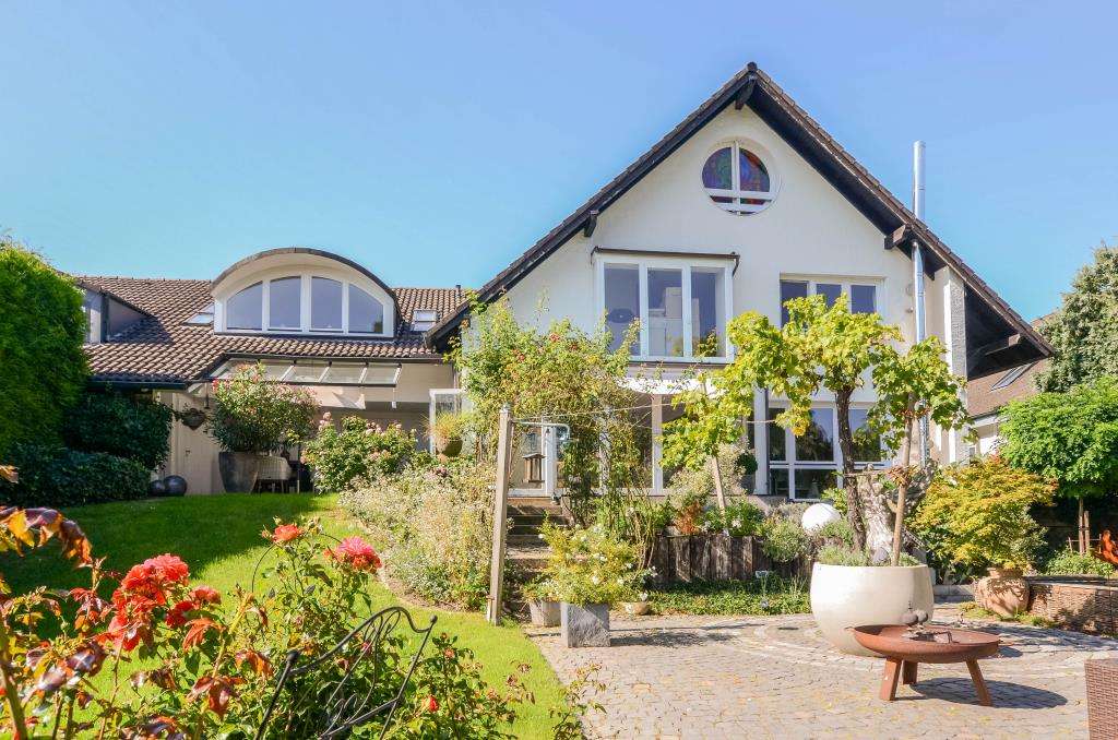 Thumbnail-Haus zum Kaufen in Leverkusen 1.395.000,00 € 345 m²