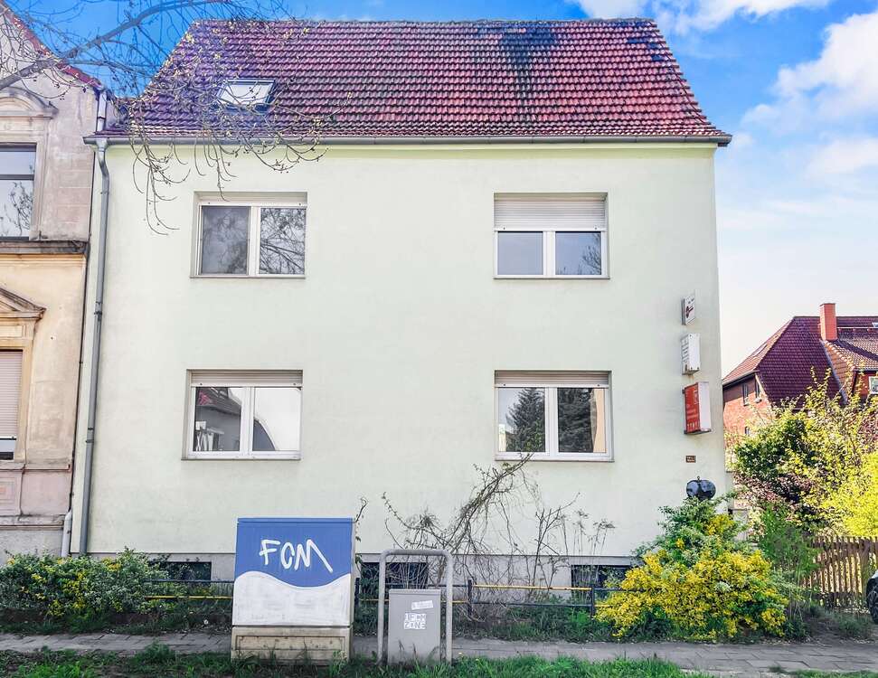 Thumbnail-Haus zum Kaufen in Genthin 90.000,00 € 180 m²