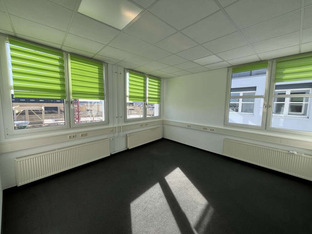Thumbnail-Büro in Holzgerlingen 900,00 € 114 m²